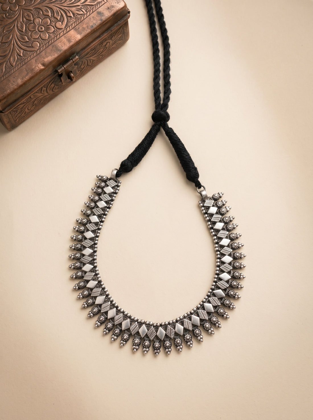 Heeray Necklace