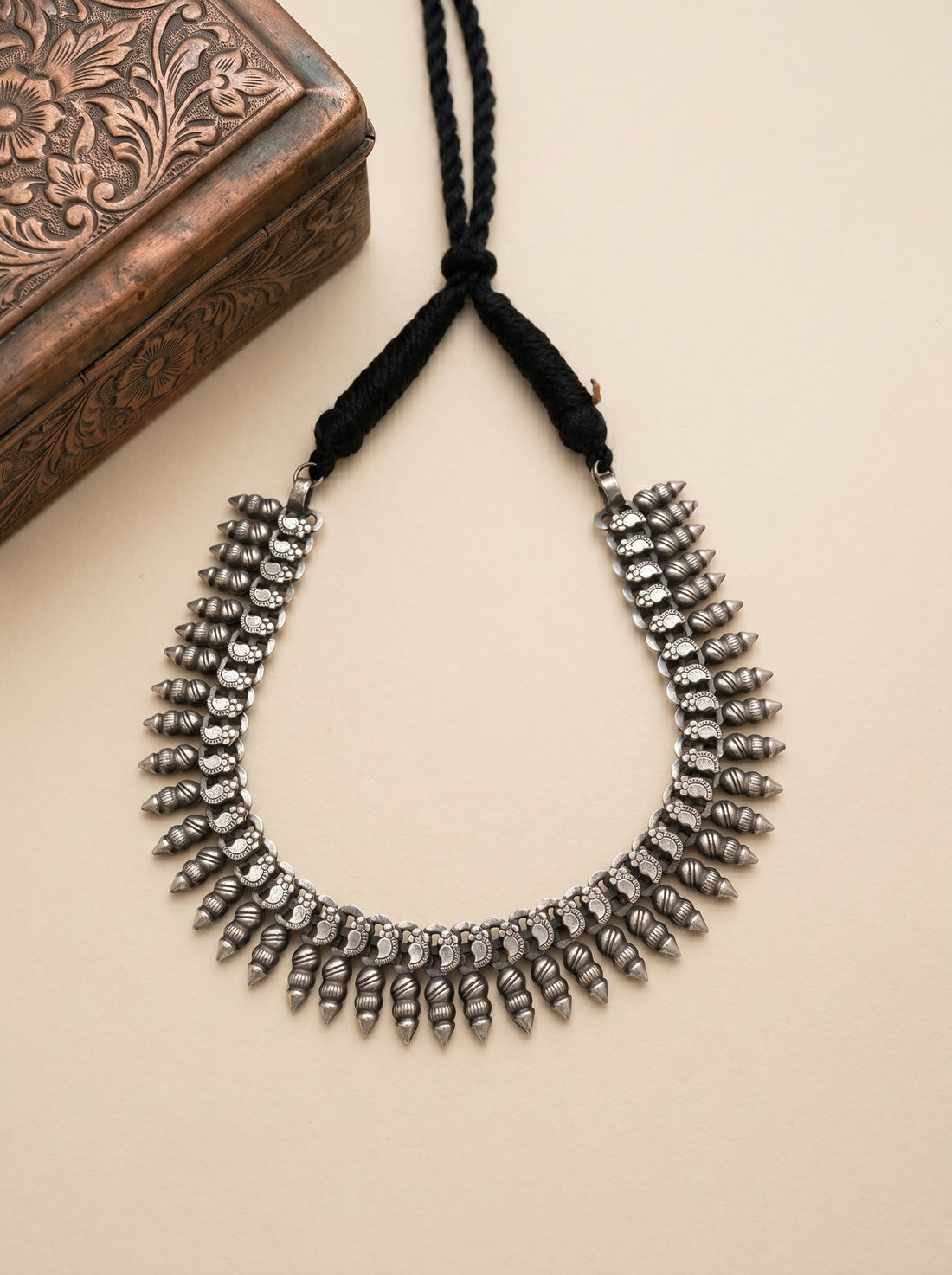 Shool Choker
