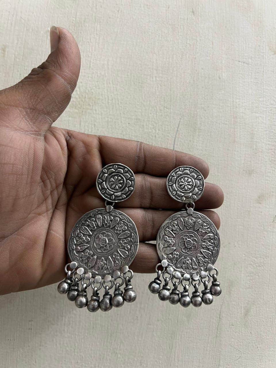 Gol Guldasta Earrings