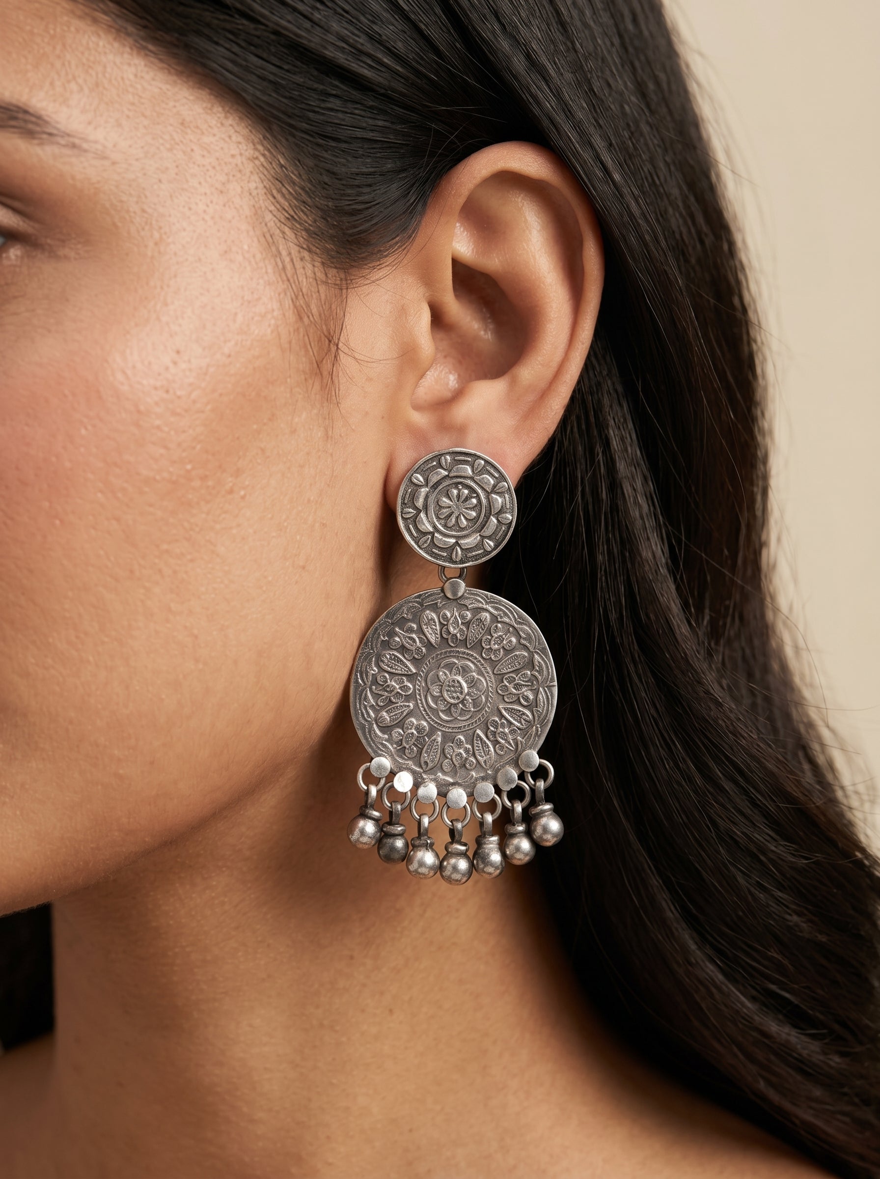 Gol Guldasta Earrings