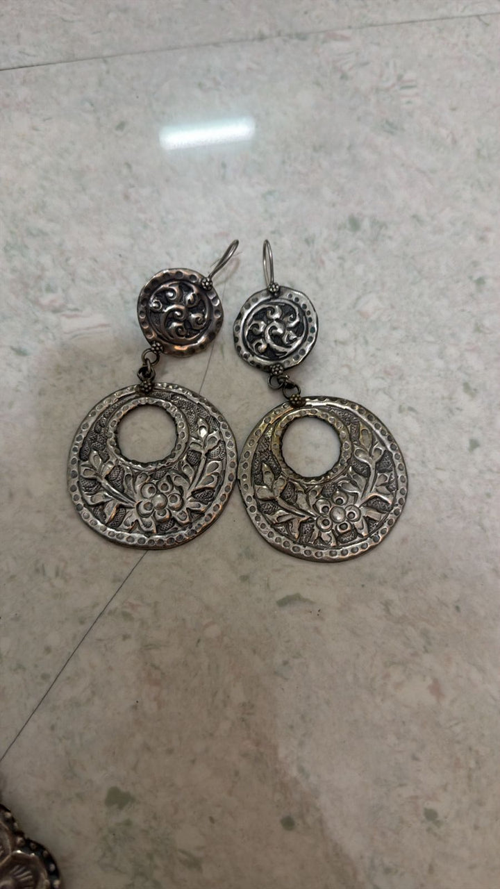 Chaand Bel Earrings