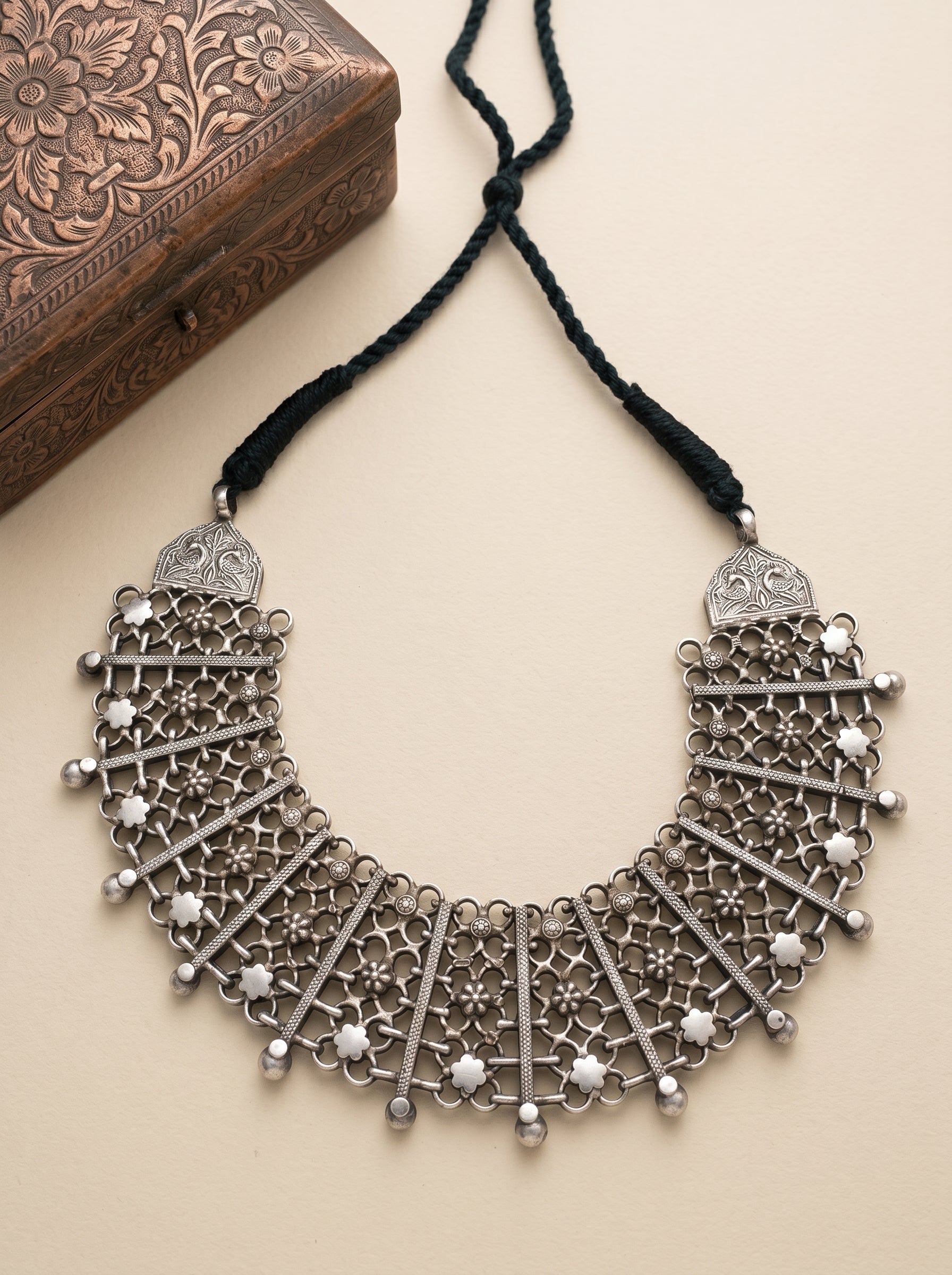 Jaal Phool Necklace