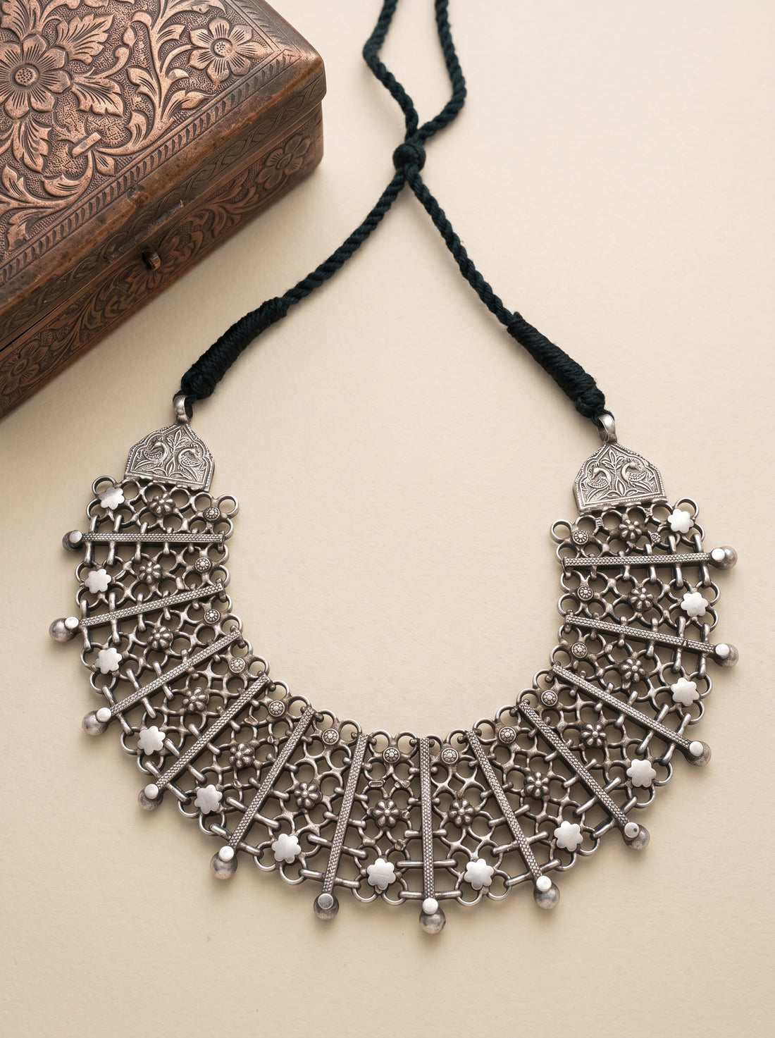 Jaal Phool Necklace