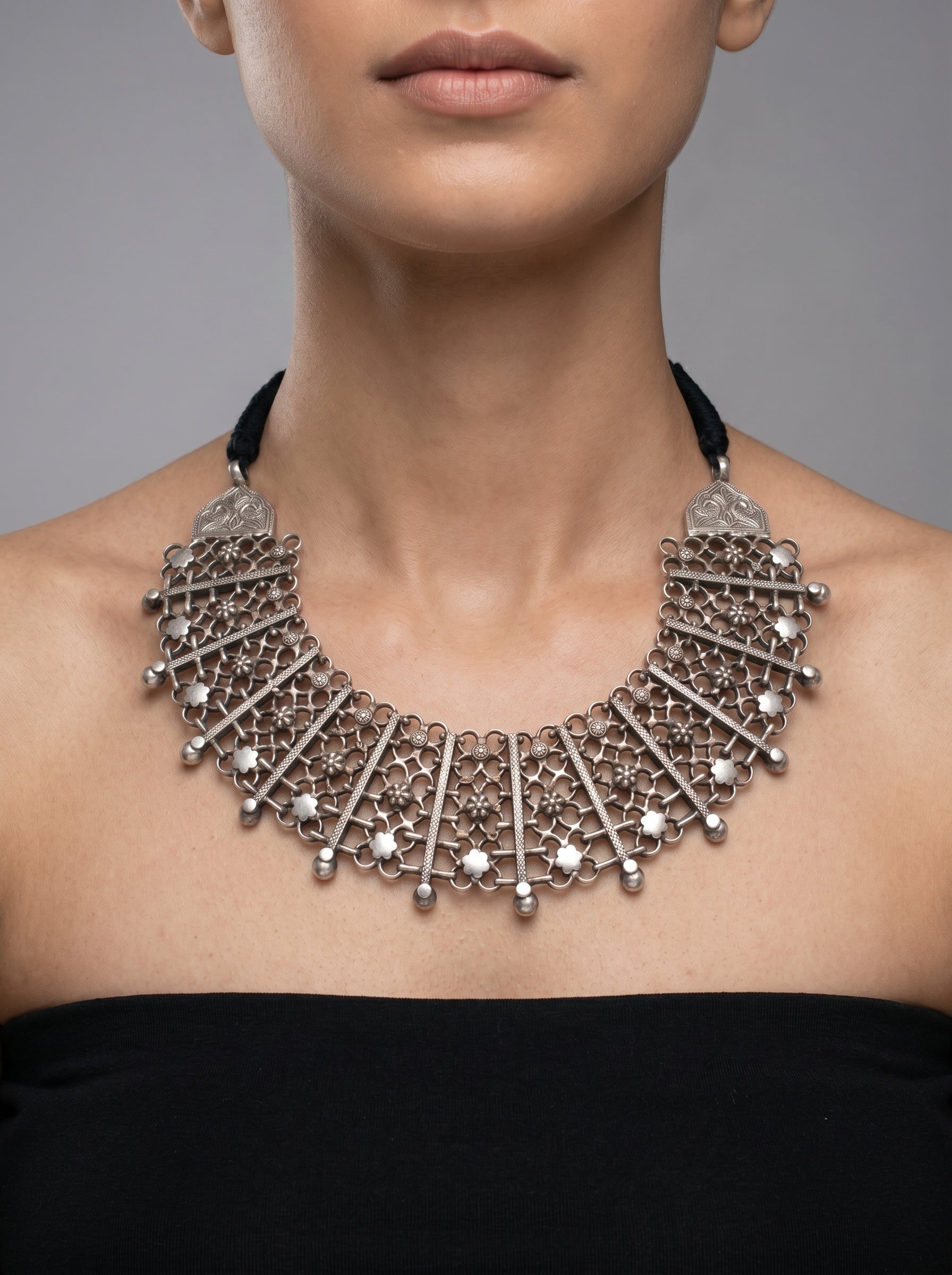 Jaal Phool Necklace
