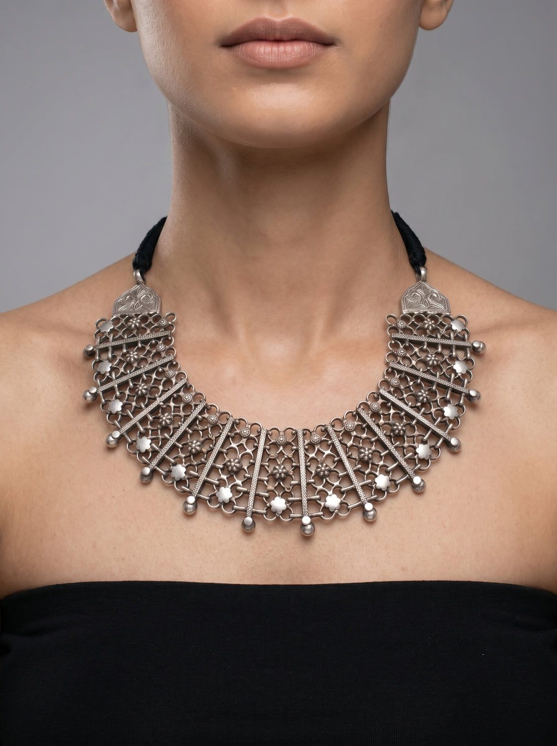 Jaal Phool Necklace